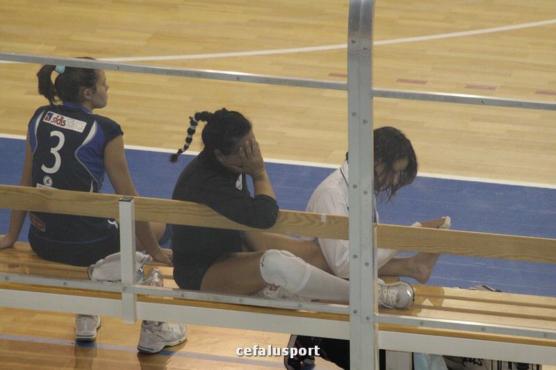 111030 volley 232_tn.jpg